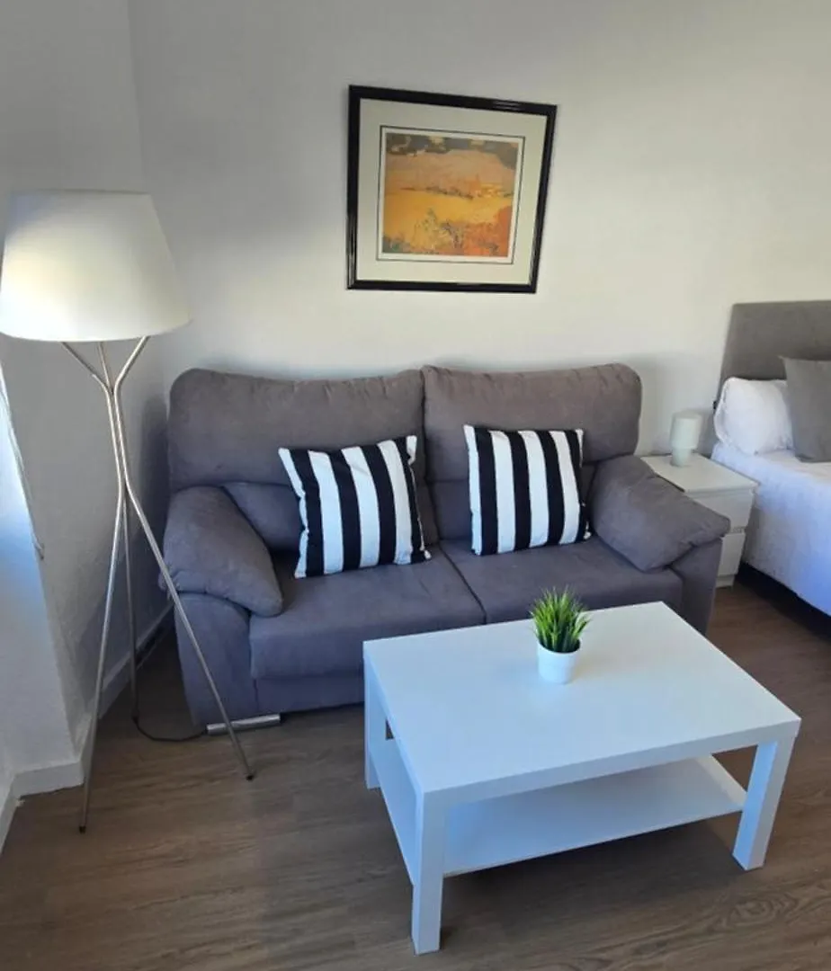 Triana Apartahotel Sewilla Apartament