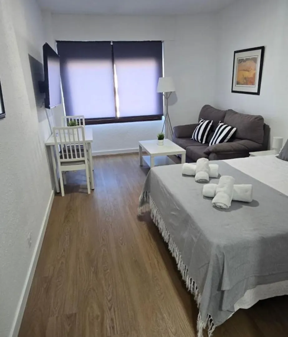 Triana Apartahotel Sewilla 0*,